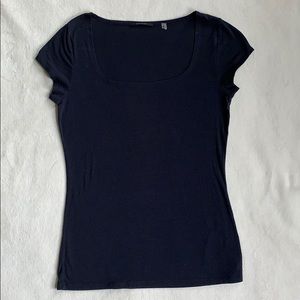 Elite Tahari top
